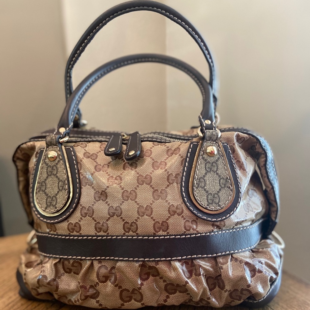 GUCCI
Crystal Monogram Mix Medium Boston Brown